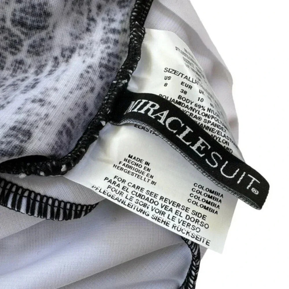 Miraclesuit Metallic Silver Chevron Python Siren OnePiece Swimsuit Size 8 NWT - Picture 12 of 14